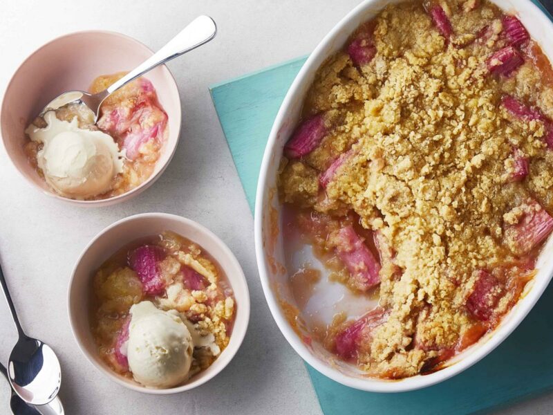 Rhubarb and apple crumble